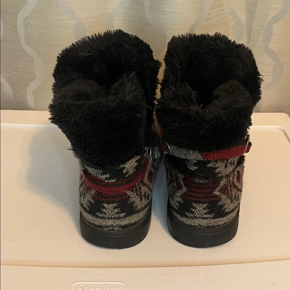 Indigo Road‎ Faux Fur Lined Boots Black Red Southwest Pattern Travas Size 9
